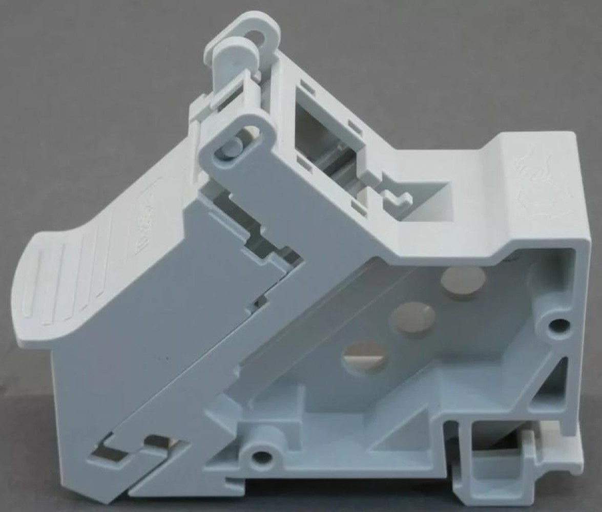 ETHERNET connector for DIN rail.