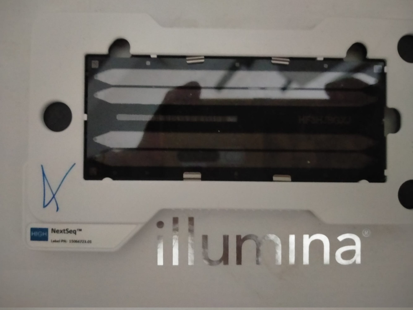 Sistema de secuenciación NGS illumina iSeq 100